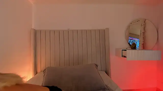 Shelynna azzul online show from March 24, 8:25 pm