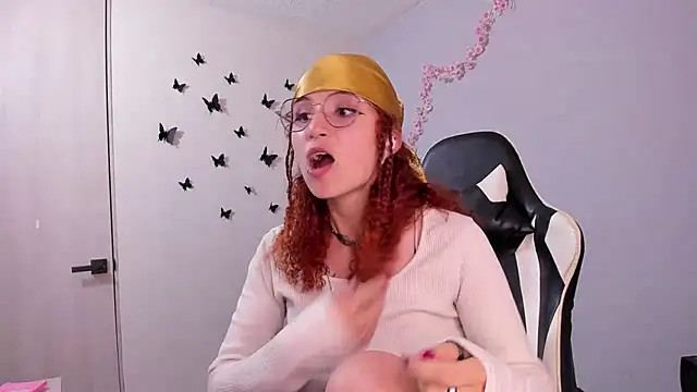 valentina 27 online show from May 13, 3:34 am