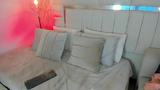 1m dalhia online show from February 6, 8:45 pm