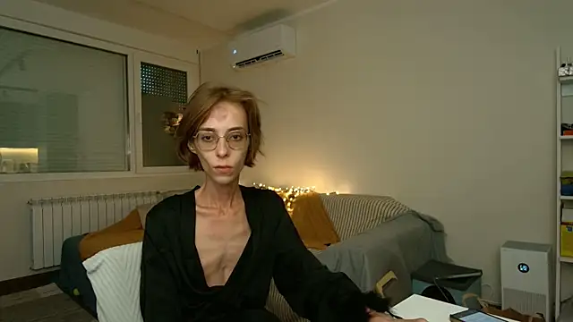 amber quell here online show from July 3, 4:46 pm