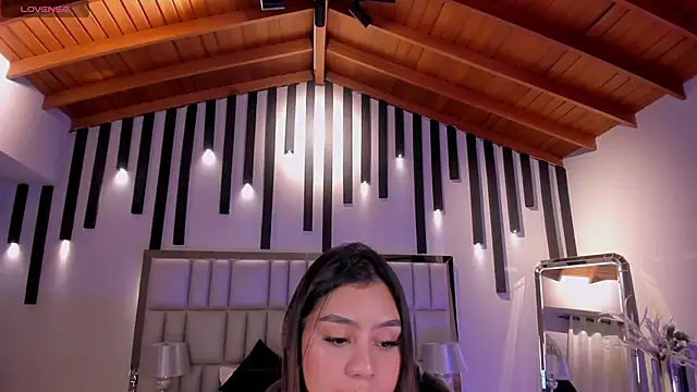 AllyJensen online show from November 4, 12:10 pm