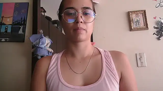 trianabell online show from May 14, 5:52 pm