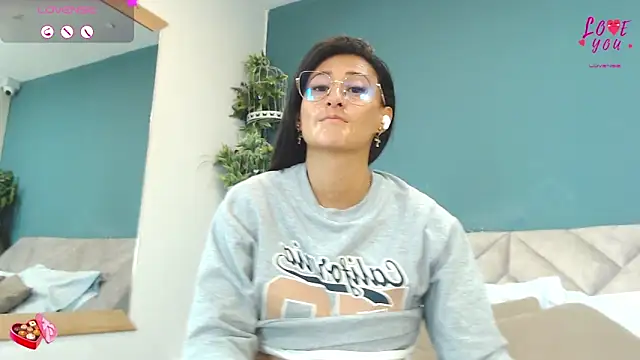 SharisWillian online show from May 25, 3:49 am