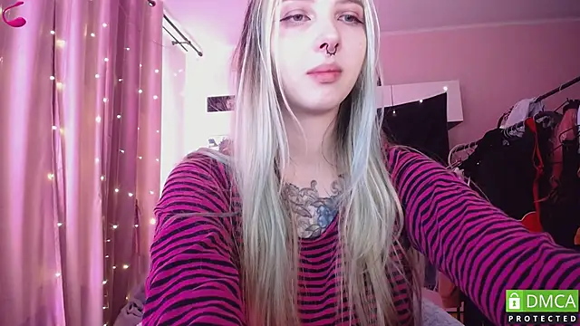 JustMeowGirl online show from May 16, 7:00 am
