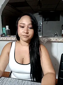 alondraabrown online show from May 23, 1:37 am