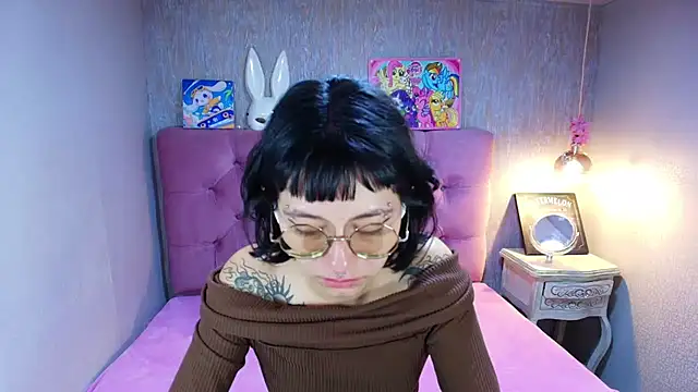 charlottemoonxz online show from May 10, 6:21 pm
