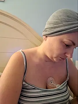 MilfyMrsRobinson online show from May 4, 11:29 pm