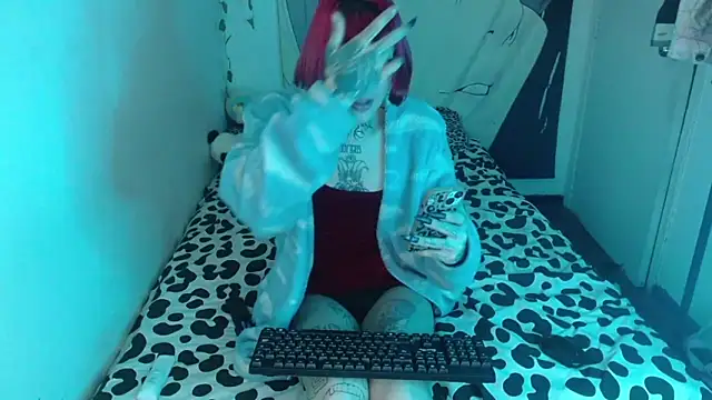 charlotbelucci  online show from May 16, 9:12 am