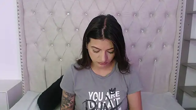 Abril Squirt online show from November 4, 7:41 pm