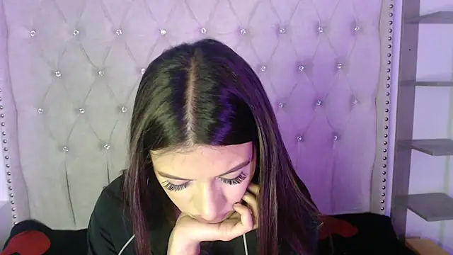 Abril Squirt online show from October 13, 3:20 am