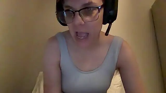 KaliSnow199623 online show from March 17, 5:22 am