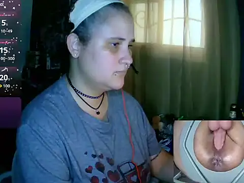 lolalicious 758 online show from May 18, 9:32 pm