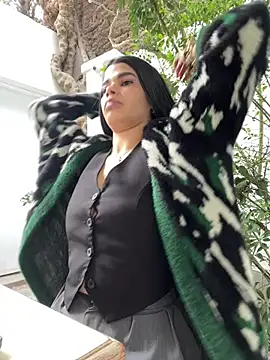 Leah Honey26 online show from May 17, 3:00 pm