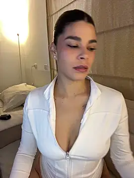 Leah Honey26 online show from May 25, 9:47 pm