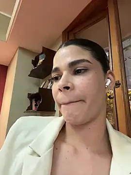 Leah Honey26 online show from May 22, 11:14 pm