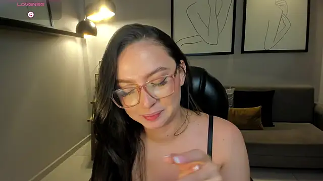 AliceHarper  online show from May 26, 8:41 pm