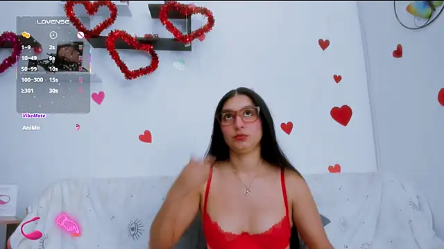 Alyson0001 online show from March 3, 9:32 pm