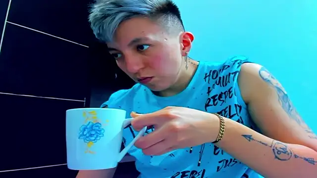 Sexyboy 666 online show from May 13, 9:42 pm