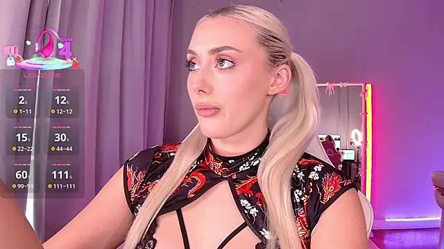 LoryWood online show from March 22, 3:40 pm