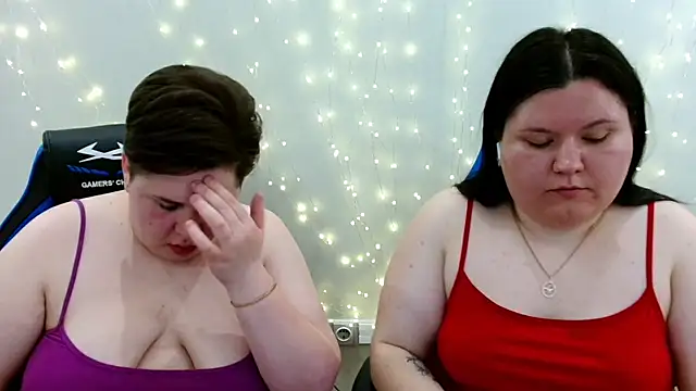 BeckyAndHellen online show from May 18, 8:15 pm