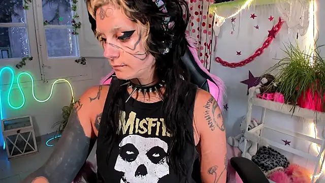 lady sontse  online show from May 13, 6:57 pm