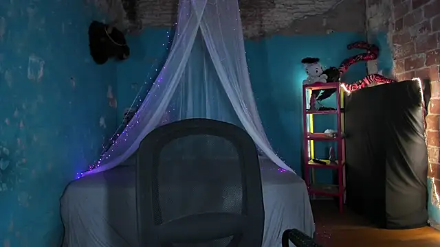 lady sontse  online show from October 20, 7:28 pm