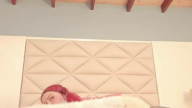 Twwiiggy online show from October 12, 10:34 pm