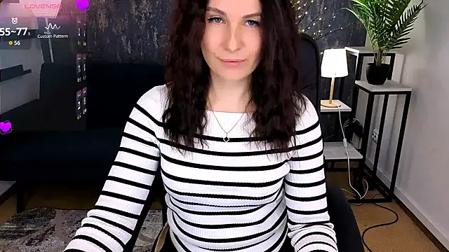 YrKiraXO online show from October 3, 6:18 am