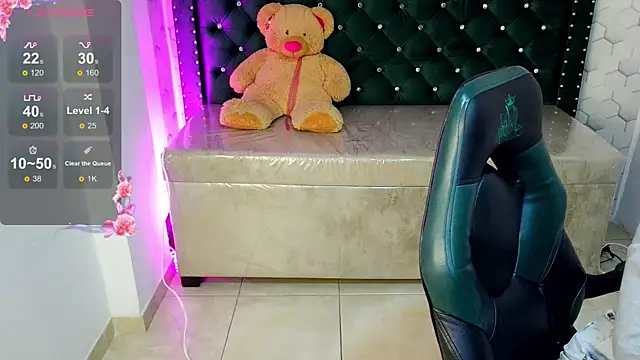 conniejames m online show from March 31, 2:06 pm