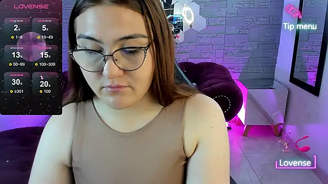 conniejames m online show from December 19, 1:14 pm