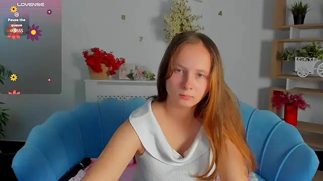 Snapshot of Ketrin_n_ chatting on October 5, 5:23 am Ketrin n online show from October 5, 5:23 am