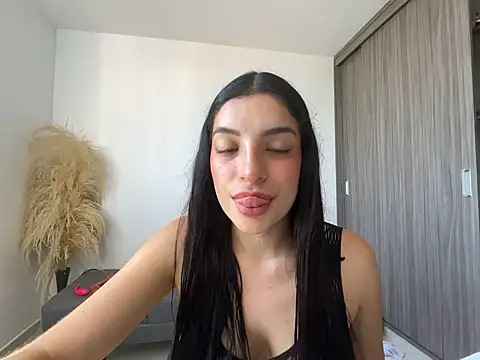 dakota le online show from May 26, 1:54 pm