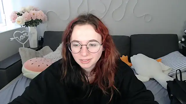 Mini Diva online show from February 27, 9:09 am