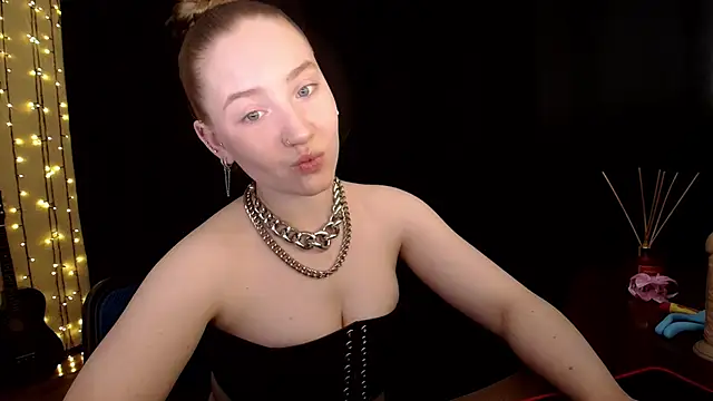 SindiWatsoon online show from May 19, 2:46 pm