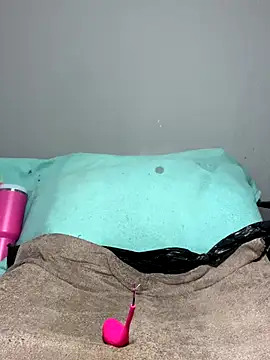 MimiCurves online show from November 23, 8:32 pm