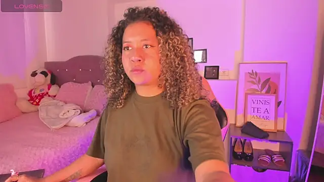 Kenia tompson01 online show from October 7, 8:13 pm