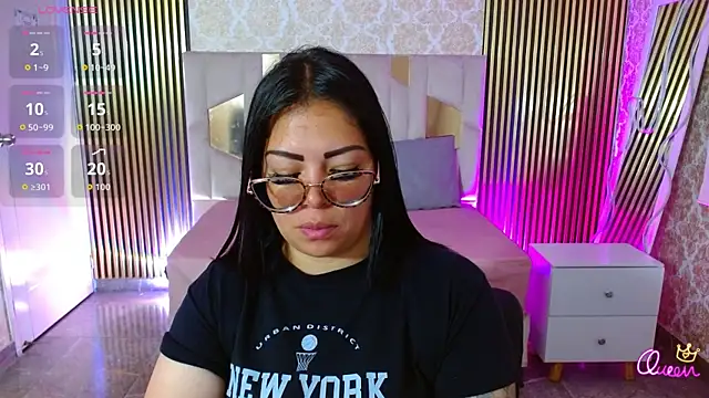 martinna tay online show from May 18, 3:38 am
