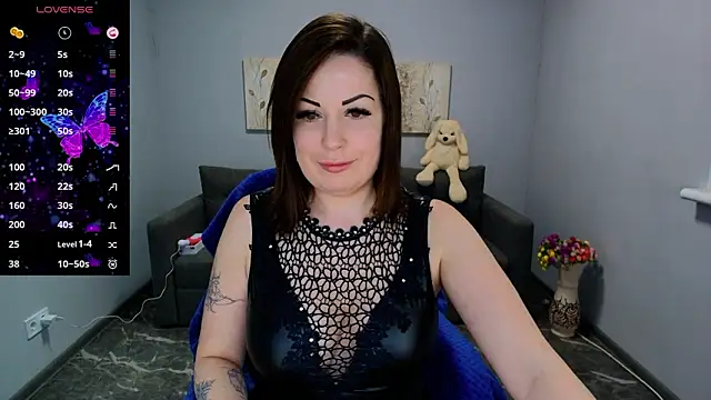 Emily Midlton online show from February 19, 2:05 pm