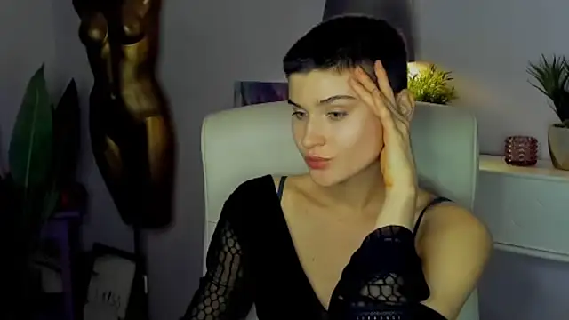 sarah perfect online show from November 11, 2:25 pm