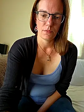 SpiceLea online show from May 14, 12:55 pm