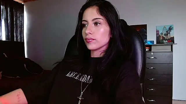 Ary Pieerce online show from November 19, 8:42 pm