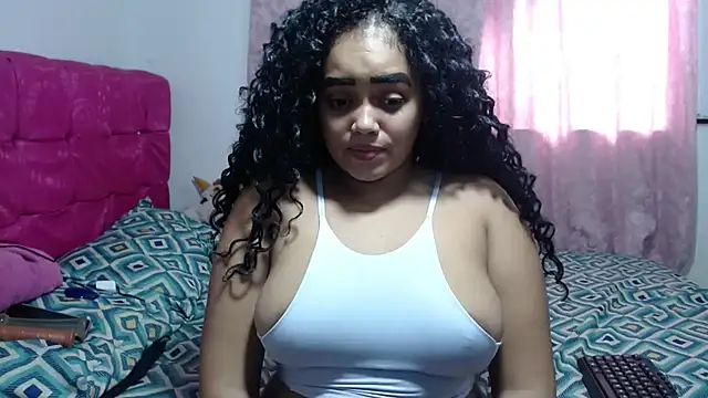 kiara milf  online show from October 28, 8:57 pm