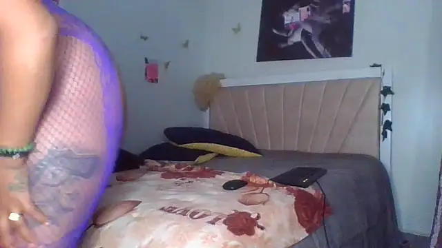 SquirtQueen222 online show from May 16, 9:03 pm