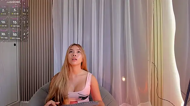CarolineGraceX online show from May 20, 12:46 pm