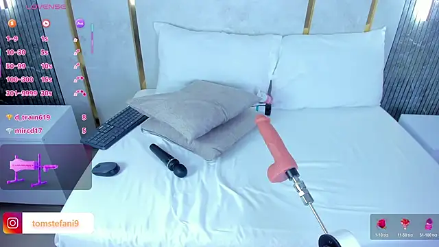 amor smith  online show from October 19, 3:30 am