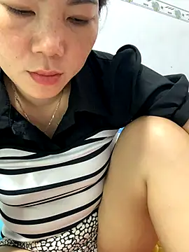 Baby-bigtits online show from November 14, 5:18 am