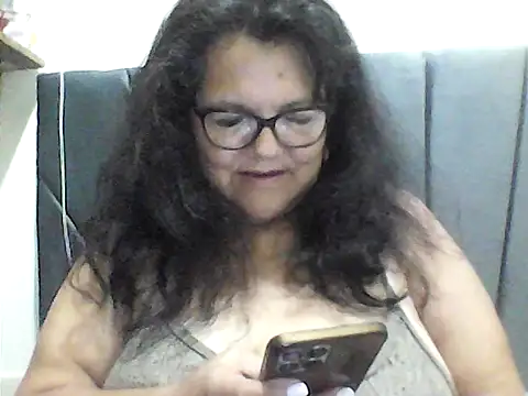 Snapshot of kassandra02 chatting on October 3, 3:06 pm kassandra02 online show from October 3, 3:06 pm