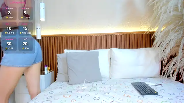 emmy lander online show from October 11, 9:17 pm