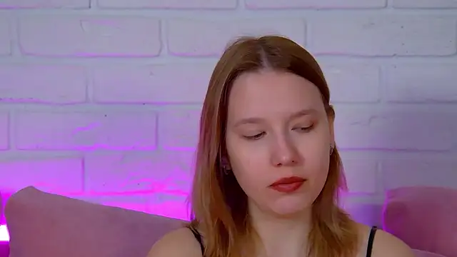 LiliLinn online show from May 9, 5:09 am