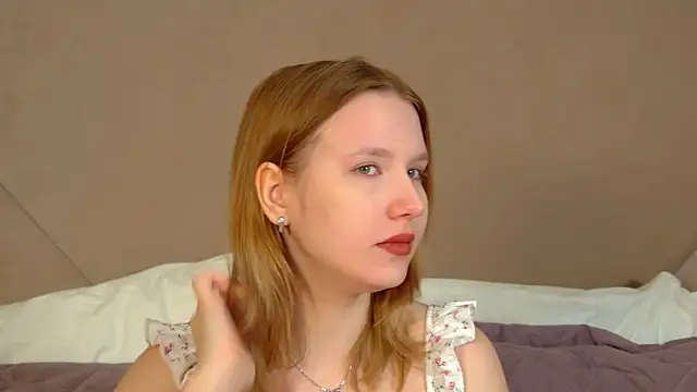LiliLinn online show from May 22, 4:43 am